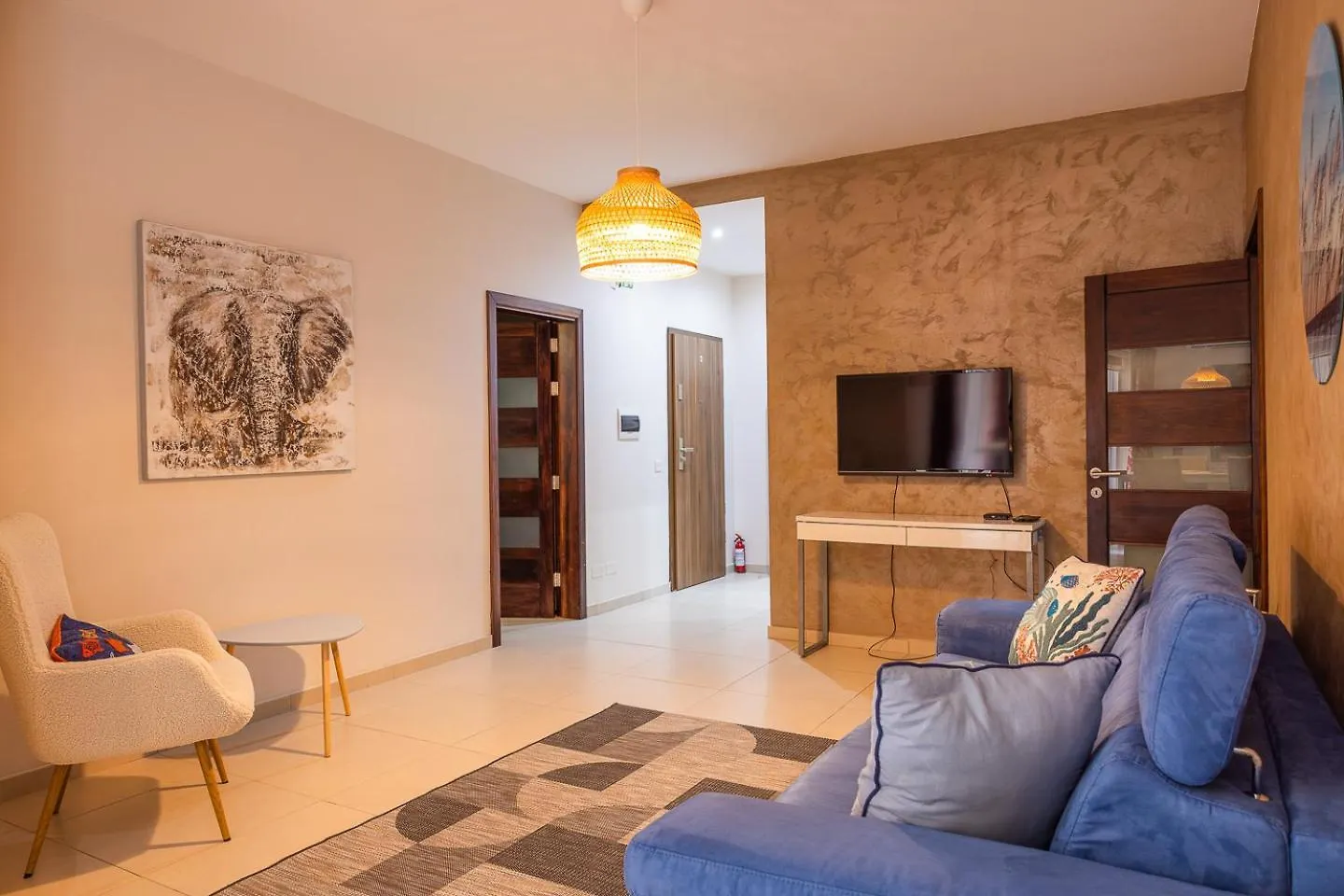 Balluta Bay Spacious Apt - 2Br Sliema Apartment
